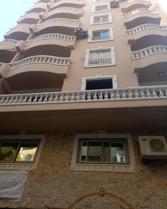 Al Duqqi Apartment | شقه فندقيه1