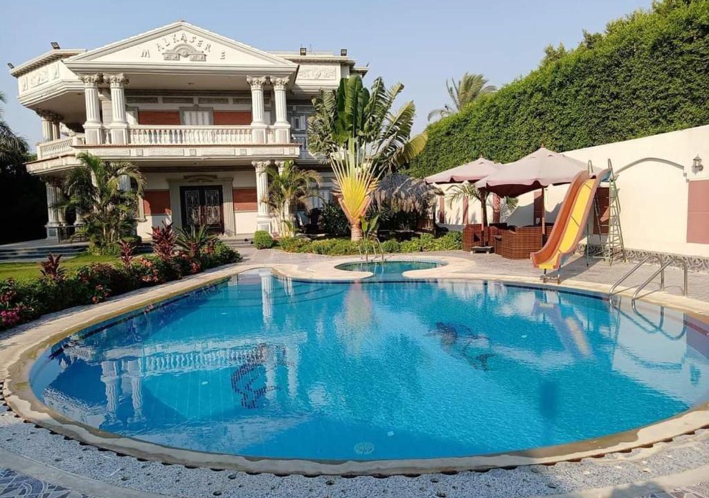 Mobarak City Villa | فيلا بحمام سباحة