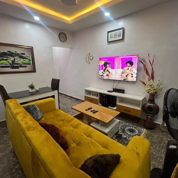 Ikeja Hotel | 皇庭酒店 The Cromwell Courtyard Hotel