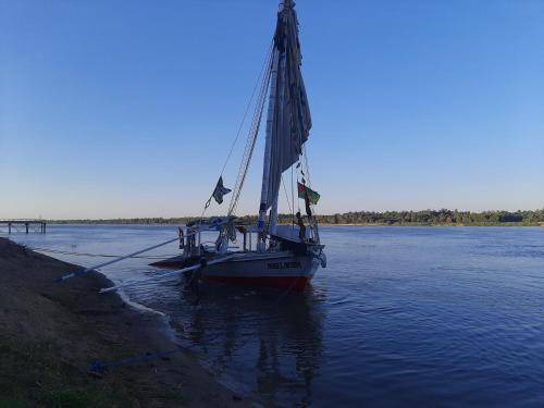 Aswan Boat Rental | 11 m² Houseboat ∙ 2 bedrooms ∙ 13 guests
