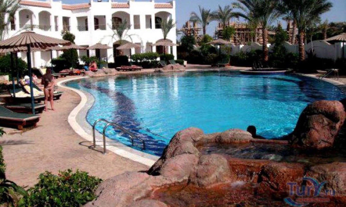 El Hadaba Ski Chalet | 2 Furnished bedrooms challet and a reception for up to 6 persons