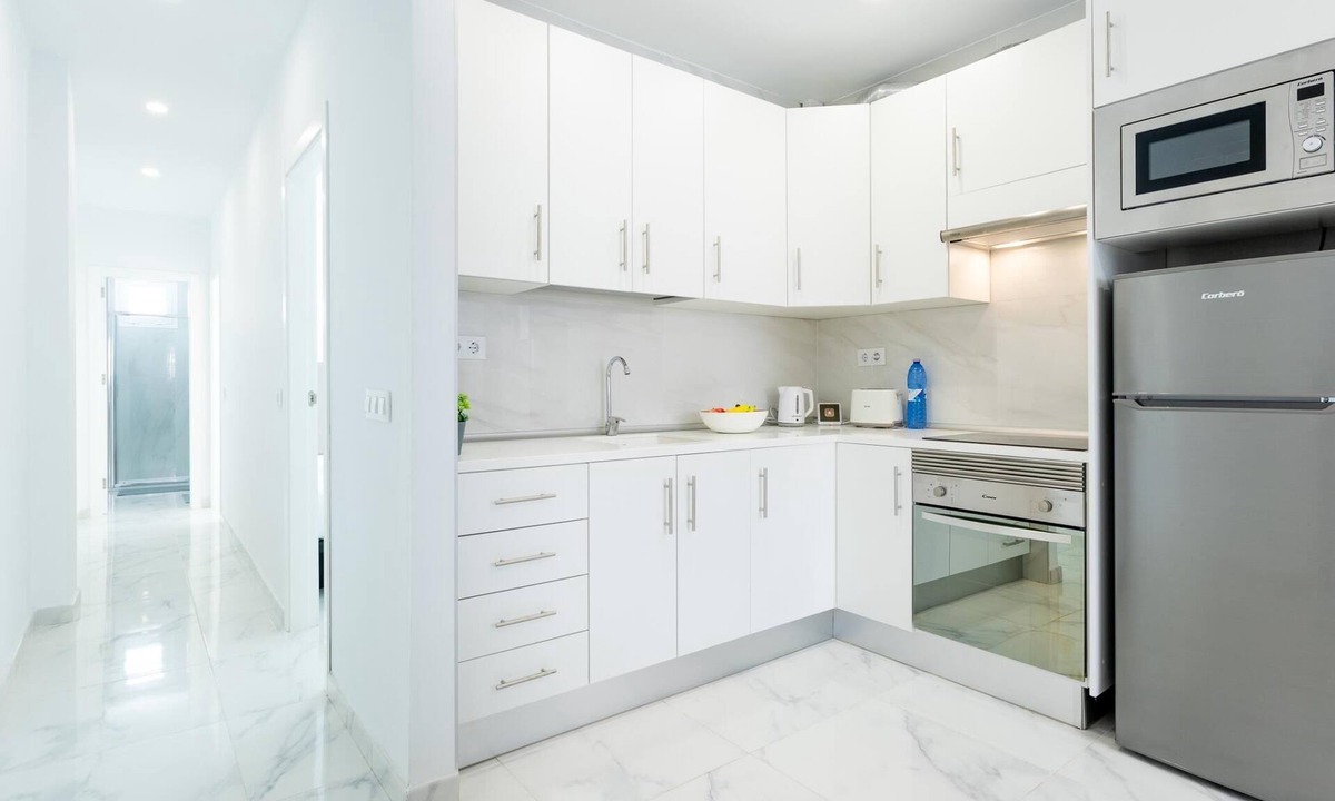 San Isidro Apartment | 3 Moderno Edificio Emilia
