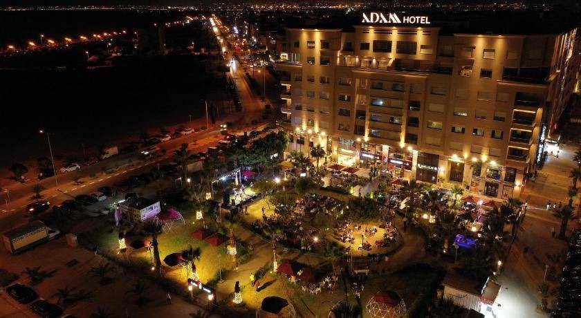 Les Berges Du Lac II Hotel | 360 m² Hotel ∙ 4 bedrooms ∙ 127 guests