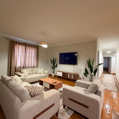 Al Rehab Apartment | 3BR Rehab Apt Walk To Gateway Mall