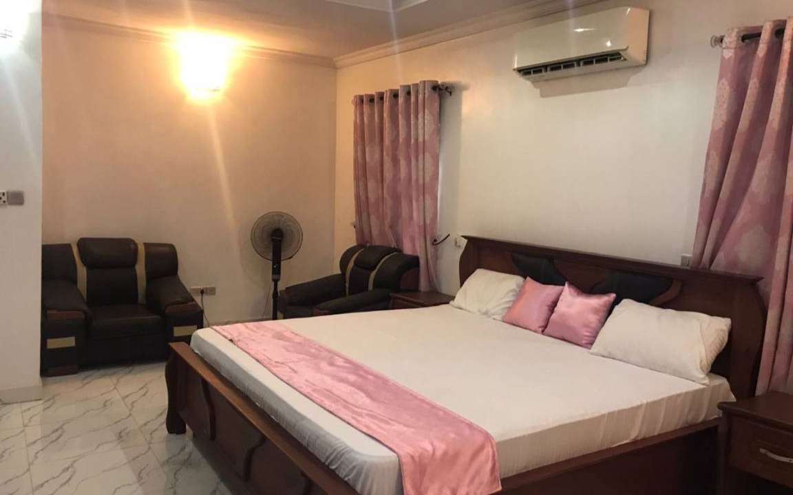 Ojodu House | 40 m² House ∙ 4 bedrooms ∙ 8 guests