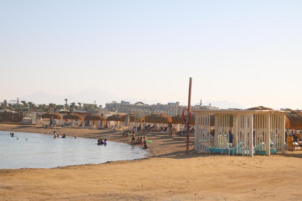 Al Mamsha El Seyahi Apartment | Alhambara compound