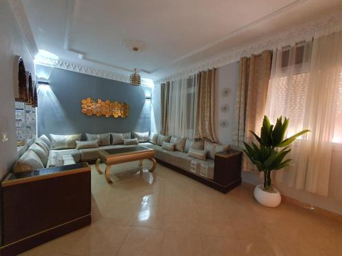 Fnideq House | Apartamento Fnideq, Familia, Bienestar y mercado