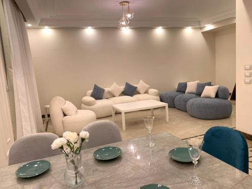 Sheikh Zayed City Apartment | Apartment inside Westown Beverly Hills Compound, Sheikh Zayed رقم هاتف صفر صفر اتنين صفر واحد واحد صفر اتنين اربعه ثلاثه صفر 222