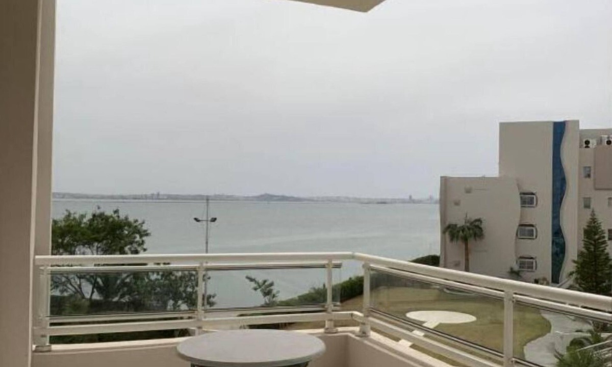 Les Berges du Lac Apartment | Appartement 8 Personnes Avec Terrasse vue sur lac