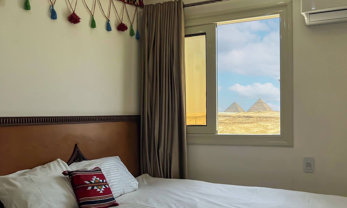 Pyramids Gardens House | Atlantis pyramids Inn