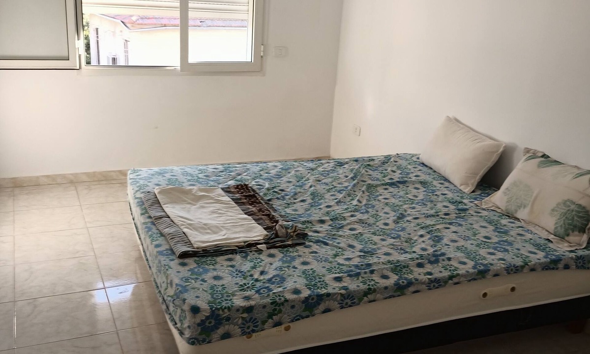 El Ouardia Apartment | Beautiful new apartment .Tunis 10 minutes walk from Cv Metro stop 300 m. quiet.