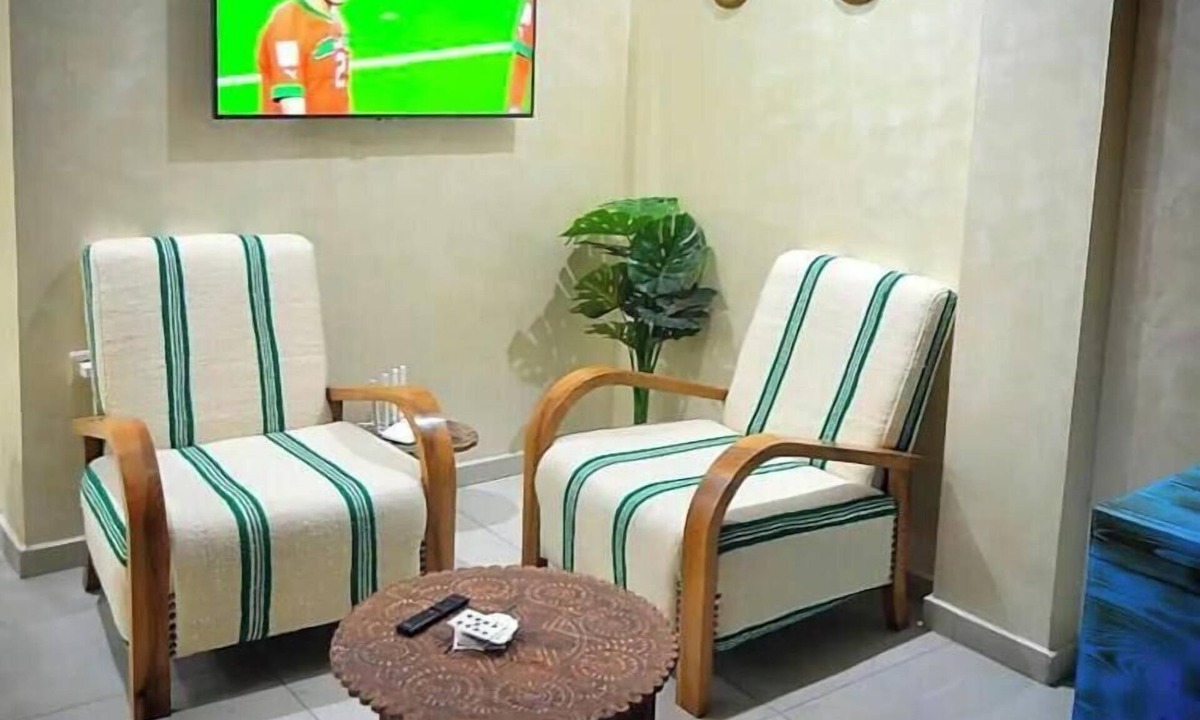 Essaouira Apartment | Berbèr dishes/pool/steps from beach/super location/2 balcony/luxury service