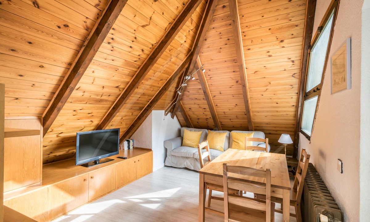 Garos Apartment | Brahets