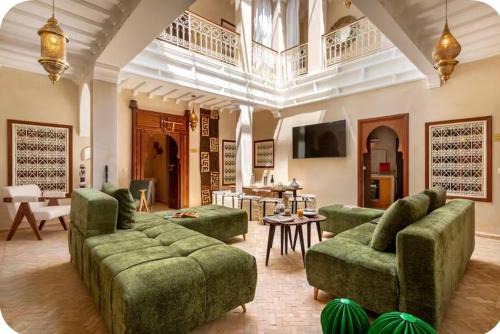 El Hara Villa | Casbah Amor Hotel Riad Rooftop with Heated Pool Air Conditioning