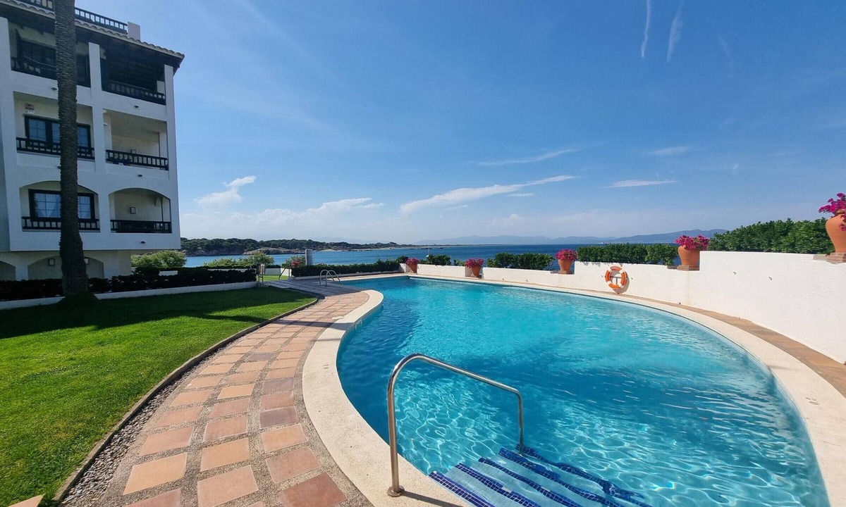 Pedrinya Apartment | Charming 1-bedroom apartment with large terrace and communal pool, 50m from the beach