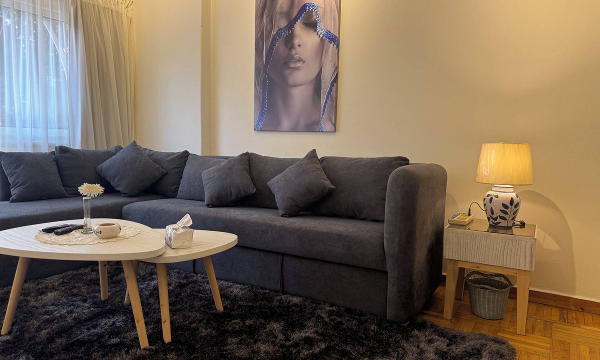 Cairo Apartment | Charming 1-bedroom apartment with WiFi and AC in delightful Zamalek, Cairo