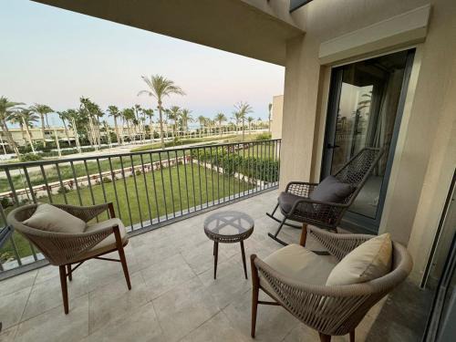 Sidi Abd El-Rahman Villa | Chill Vibes 6-BR Villa at Marassi First row beach