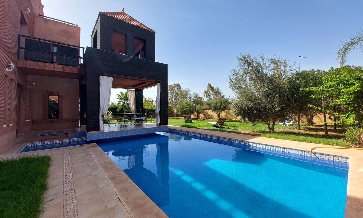 Annakhil Villa | Comfortable villa with large garden and private swimming pool