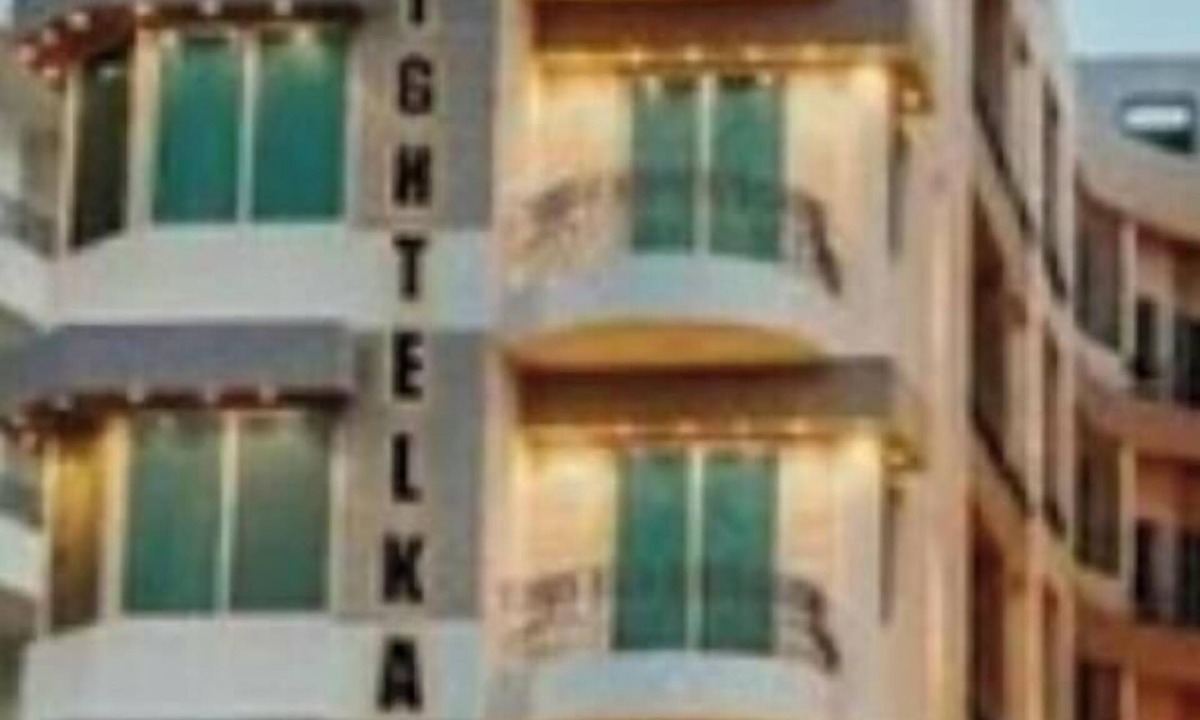 Corniche Road-Dahar Apartment | Cozy studio apartment in excellent Red Sea Governorate with AC