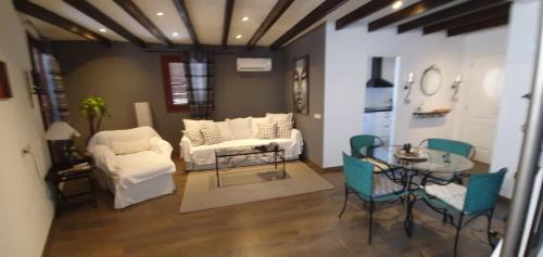 Moscari Apartment | Edificio Can Roses