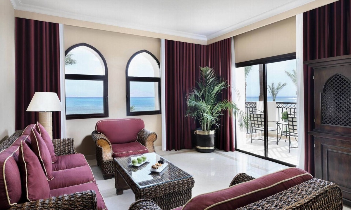 Ras Nasrani Hotel | Elevate Your Stay: All-Inclusive Suite with Balcony Overlooking Sea or Pool