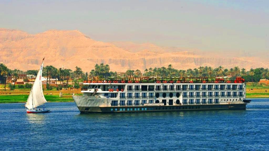 Aswan Hotel | Every Monday, Wednesday & Friday King of The Vally Nile Cruise Aswan To Luxor 3 Night And visit the Nubian village