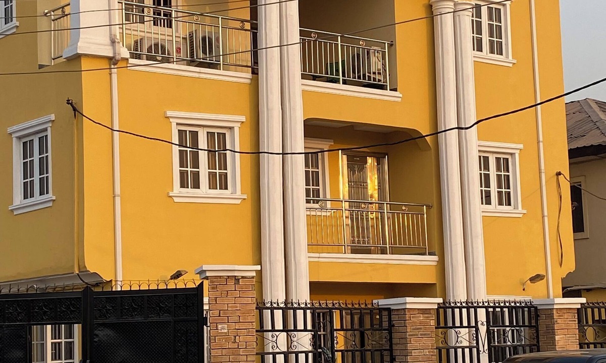 Ikotun Apartment | "Exquisite 3 Bed Flat 2.5 bath"