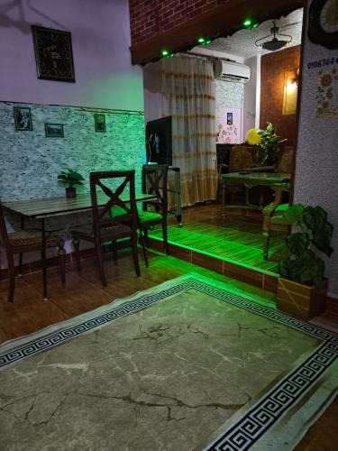 Al-Muntazah Apartment | fayrouzat elmndara near the sea with garden vew