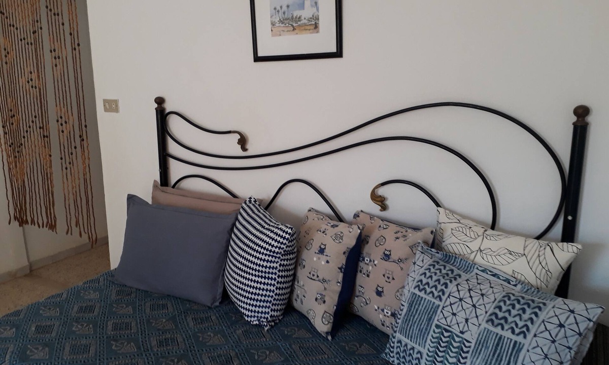 Hawmat al Badawiyin House | Good and cheap, which is our motto. Centrally located, but quiet.
