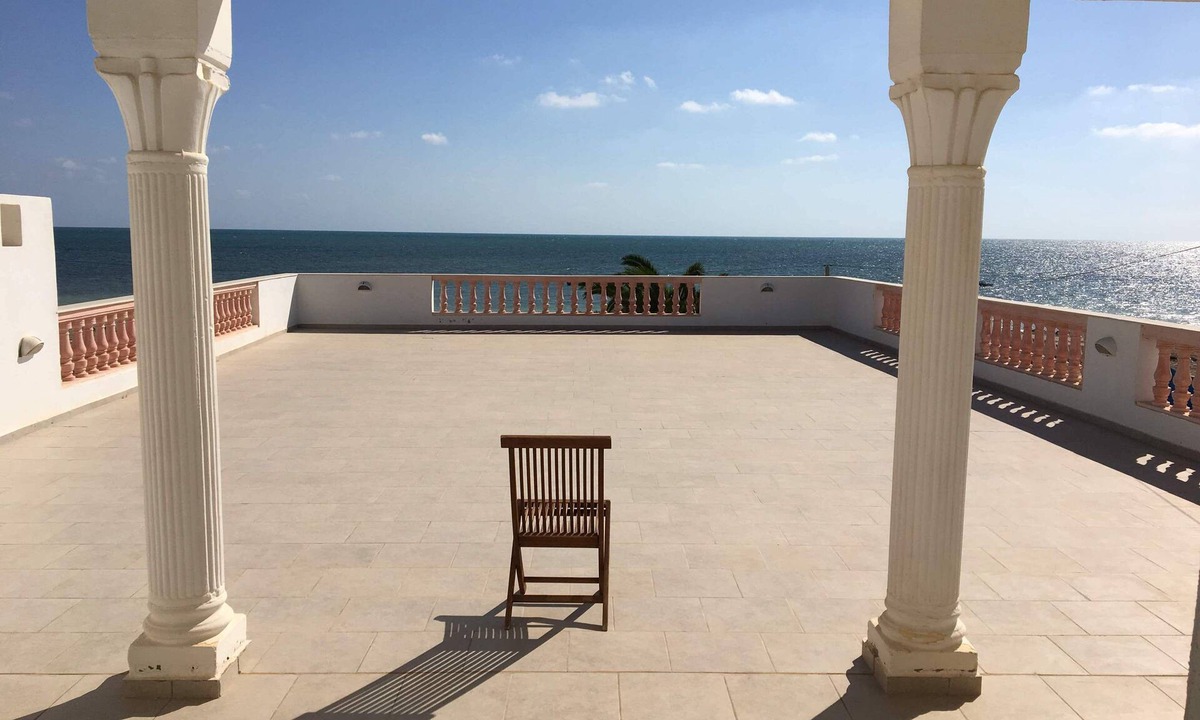 Zarzis House | Home at the edge of the beach