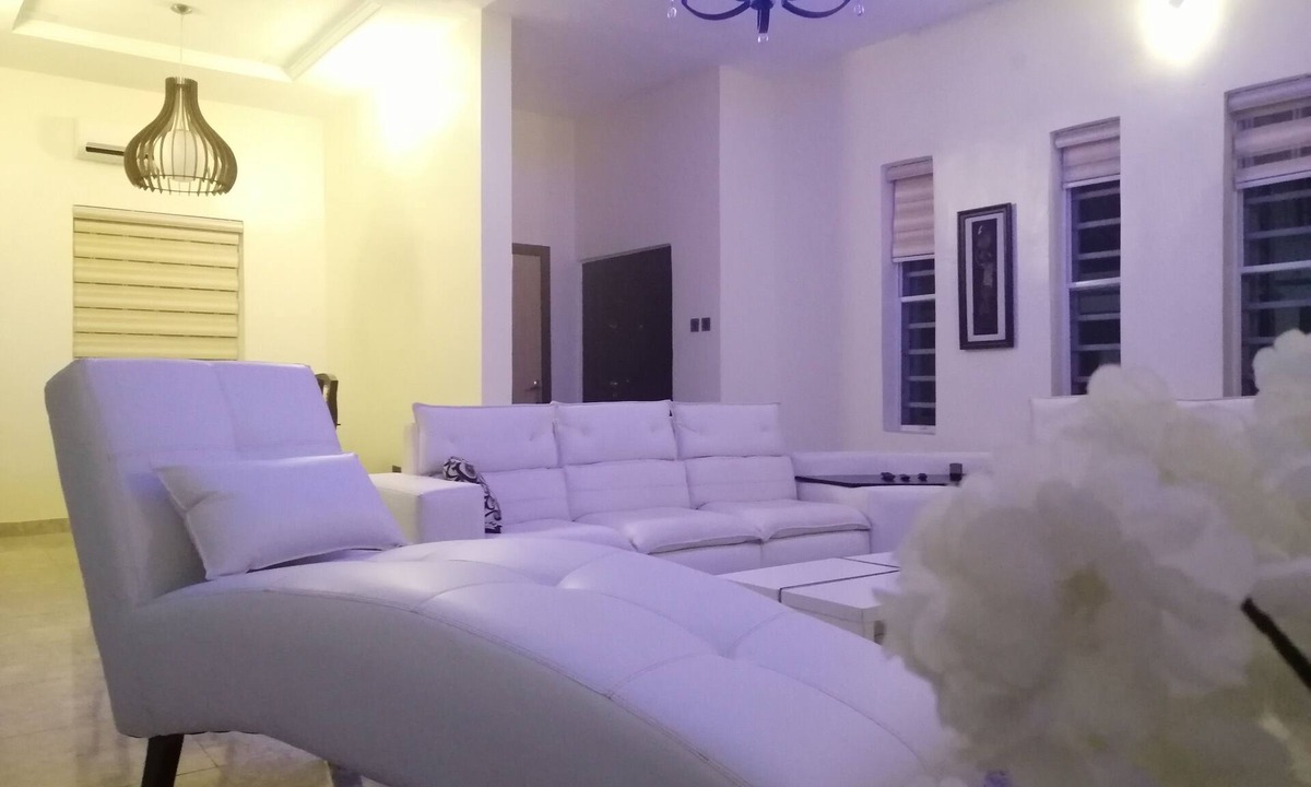 Ofin House | Lekki Conservation Luxury Palace with Gym and Pool