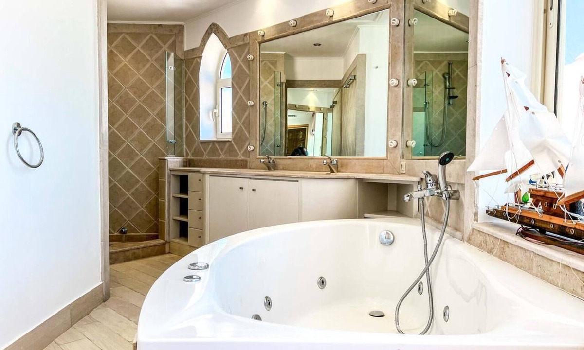 Soma Bay Apartment | Light & Airy Spacious Marina 3BR w Sauna & Hot tub & Free Beach - Seascape Stays