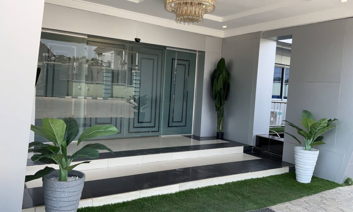 Ilorin Hotel | LIS HOTEL AND SUITES