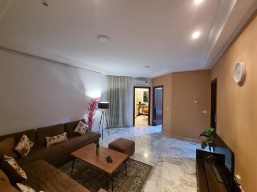Les Berges Du Lac II Apartment | Luxe studio tunisia mall lac 2