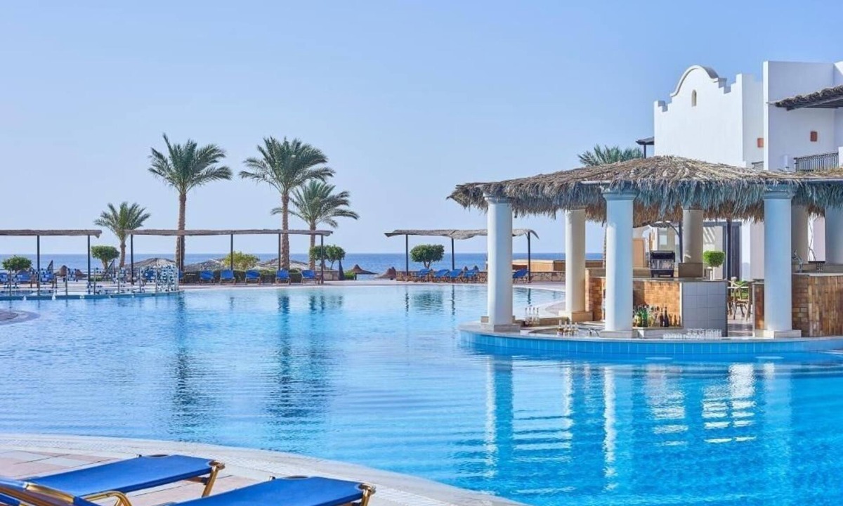 Dahab Hotel | Luxurious Room Near Dahab Beach with Stunning Views of Red Sea + Mountain