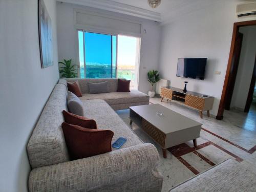 Les Berges Du Lac II Apartment | Luxury 1 bedroom apartment Lac 2