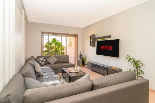 Arset El Bilk Apartment | Luxury 3BD Golf View Pool Fast Fiber WiFi