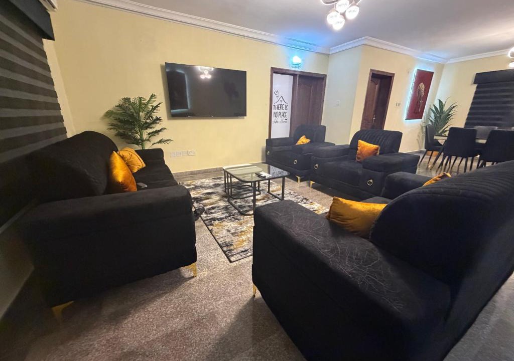 Ikeja Apartment | Max Heron, Gorgeous 2 Bedroom