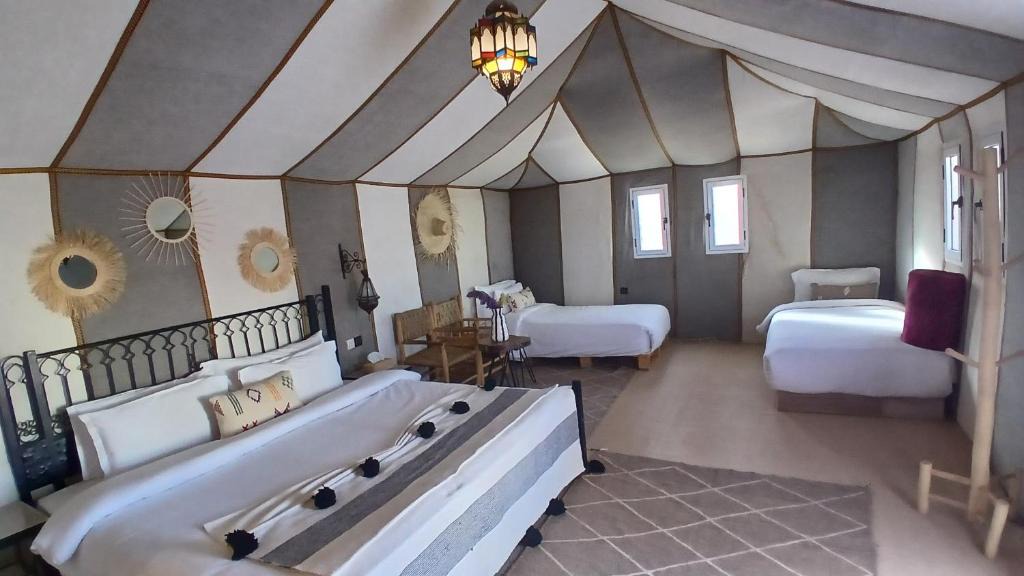 Taouz Bed & Breakfast | Merzouga Landscape luxury Camp