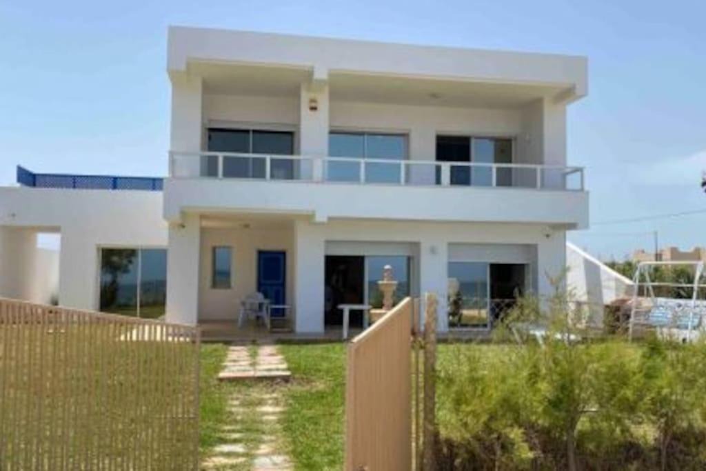 Dar Allouche House | Modern Villa Feet In The Water