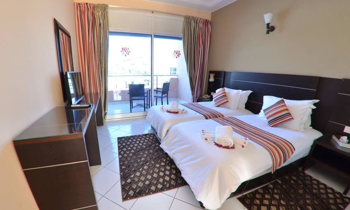 Ain Kansra Hotel | Motel Al Akha