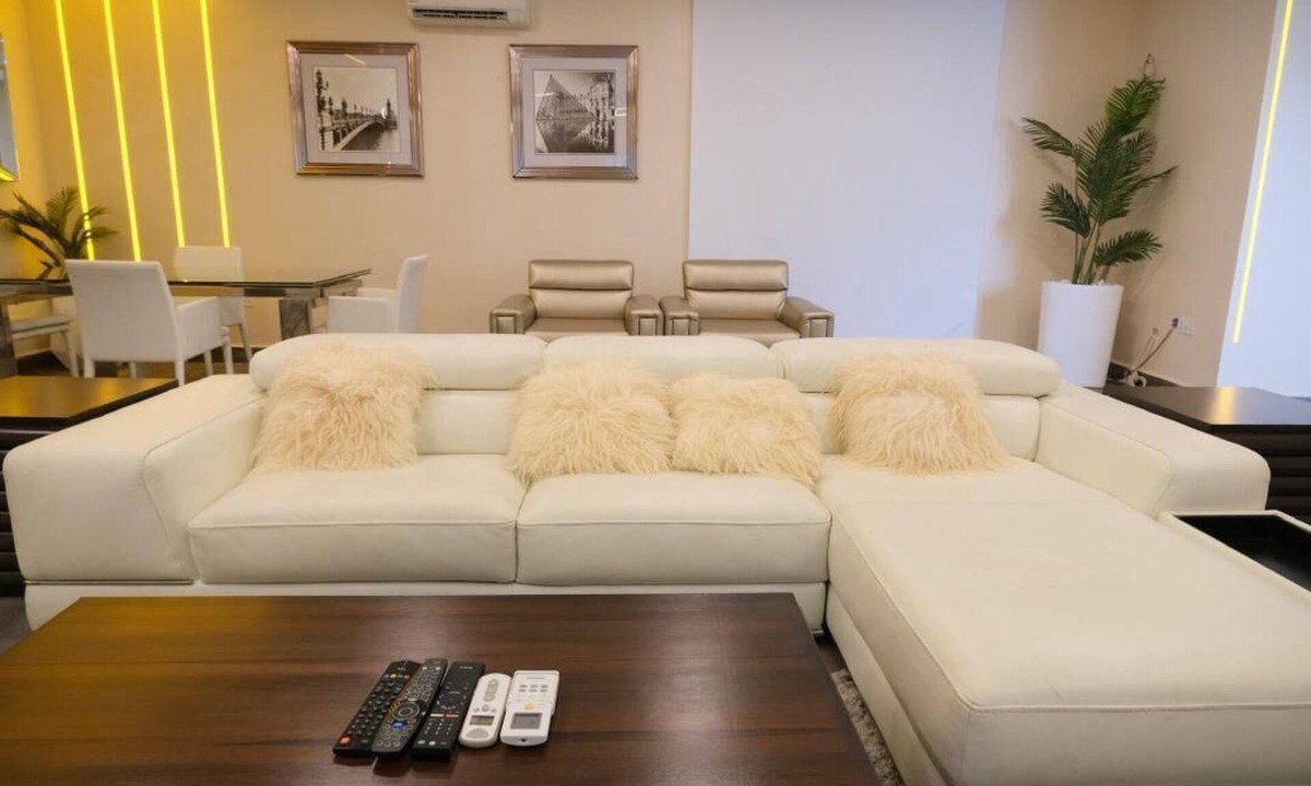 Lekki Phase 1 Apartment | ONA APARTMENT. Elegance in warm embrace with luxury, your comfort our pleasure
