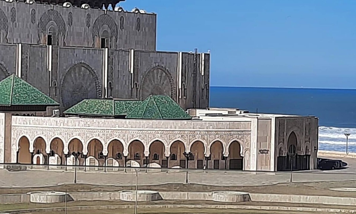 SOUR JDID Apartment | Panoramic Sea & Hassan II Mosque View - Moroccan Style Apartment