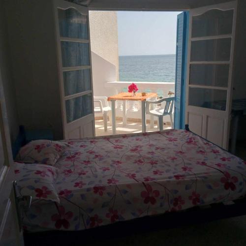 Chott Mariem Apartment | Pied dans l'eau avec balcon
