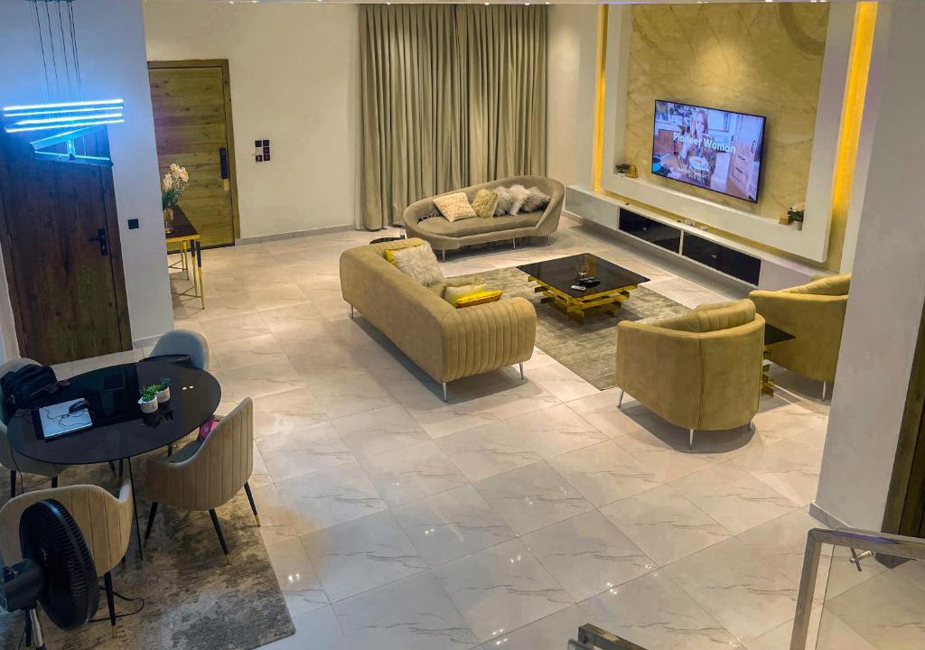 Ofin Apartment | Plistbooking Corporate Luxurious 5 Bedroom Short-Let Apartment in Lekki