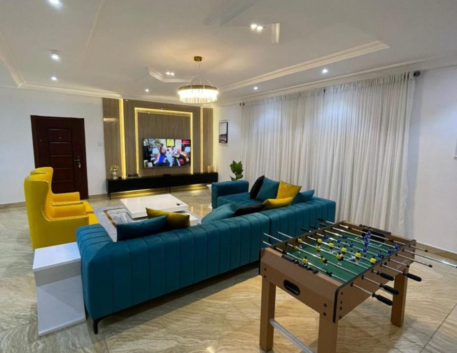 Ikoyi Apartment | PLISTBOOKING HOLAFIELD 3 BEDROOM IKOYI ASTONISHED SHORTLET APARTMENT