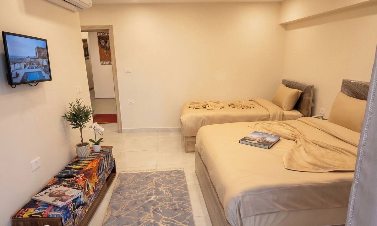 Al Haram Bed & Breakfast | Pyramids View Family Room with Private Balcony