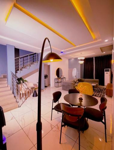 Ofin House | Realscenes99 creative hub
