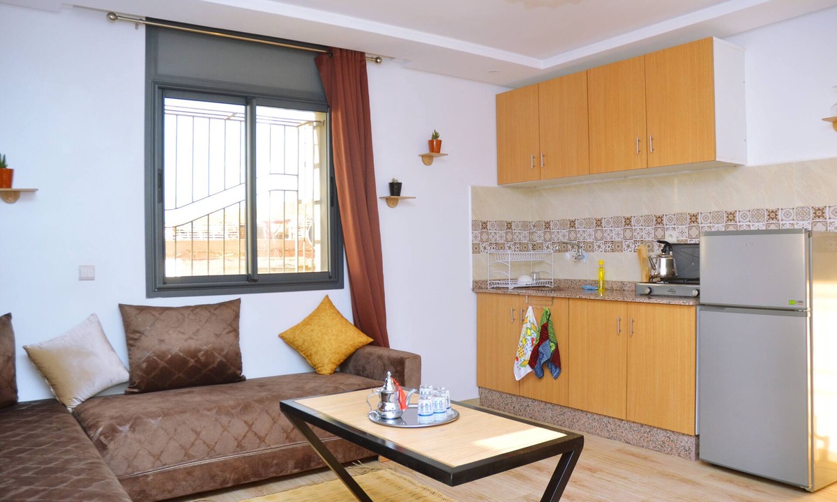 Taddart Apartment | Sea view apartment, 20 metres from the beach