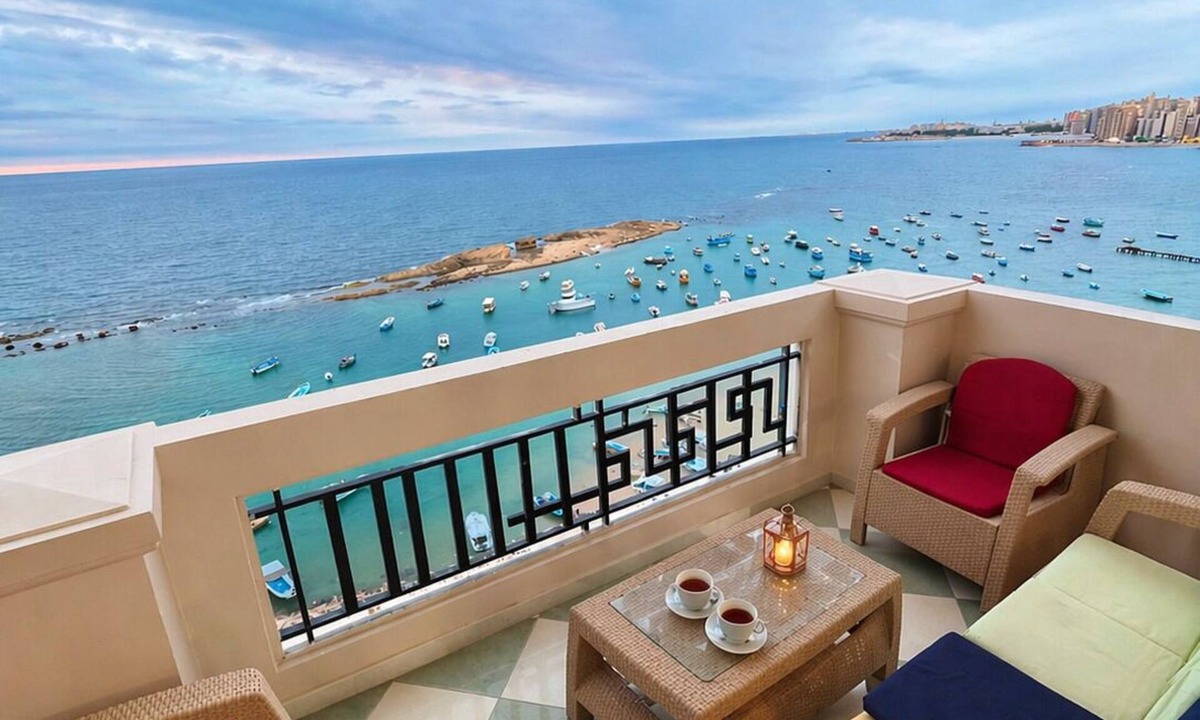 Al-Muntazah Hotel | seaview hotel